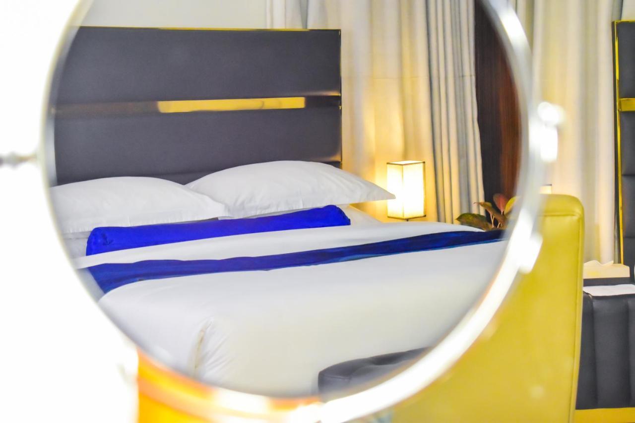 The Hallmark Hub, Hotel & Apartments Абуджа Экстерьер фото