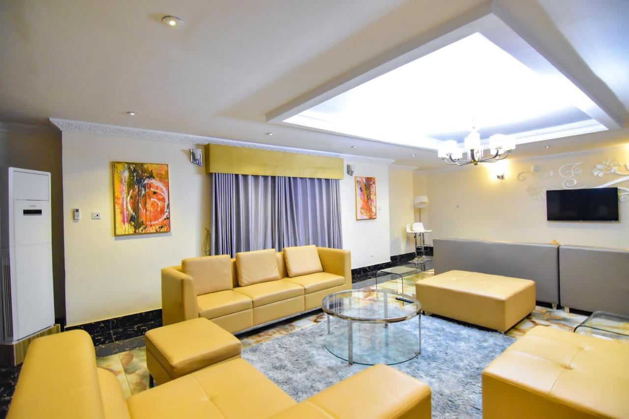 The Hallmark Hub, Hotel & Apartments Абуджа Экстерьер фото